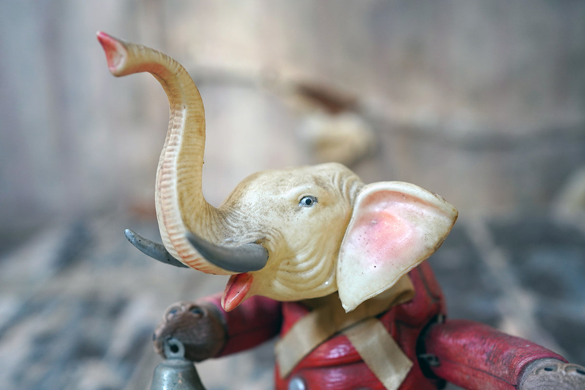 A Kuramochi Clockwork Celluloid Circus Elephant c.1930-35 – Doe 