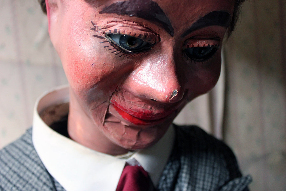 A Rare Cased C.1932 Ventriloquist’s Dummy By Arthur Quisto – Doe & Hope