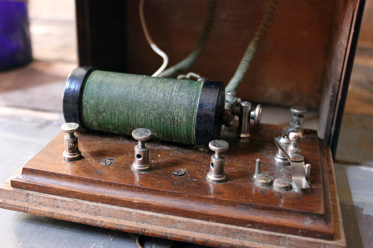 A Victorian Electric Shock Therapy Machine – Doe & Hope