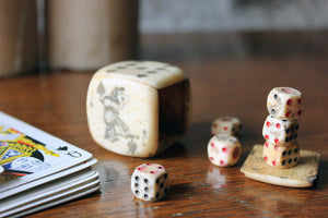 A Fine c.1880 Carved Bone Scrimshaw Sailors Dice Holder & Dice