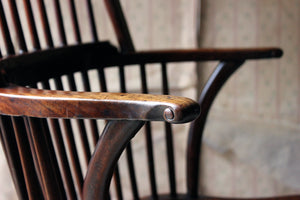 A Rare & Exceptional George III Hoop-Back Walnut Windsor Armchair c.1790